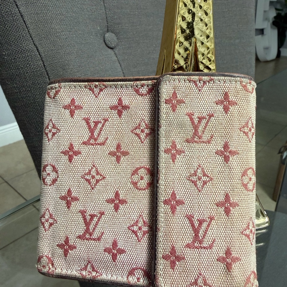 Louis Vuitton Monogram Canvas Wallet - Picture 2 of 7